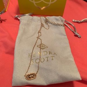 Kendra Scott necklace